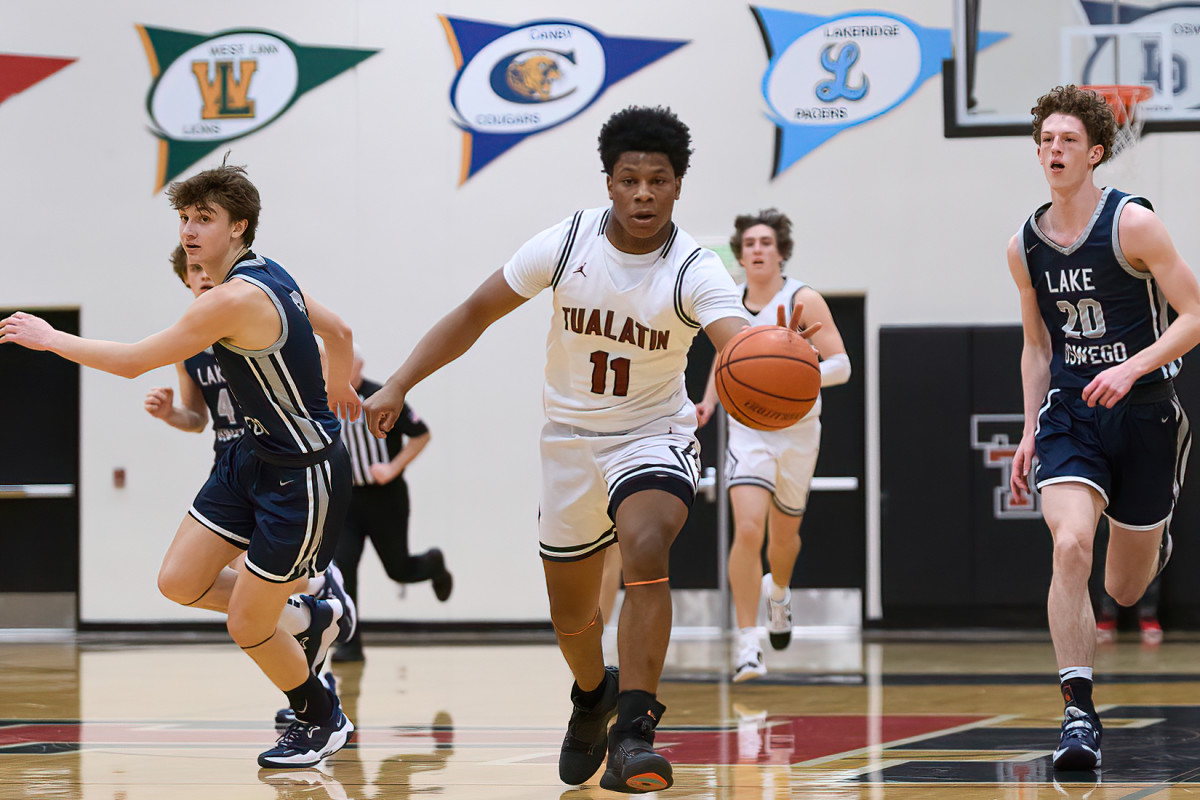 Tualatin Lake Oswego boys basketball Ken Waz 23